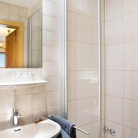 דירה Gaestehaus Arkadia - 3 *